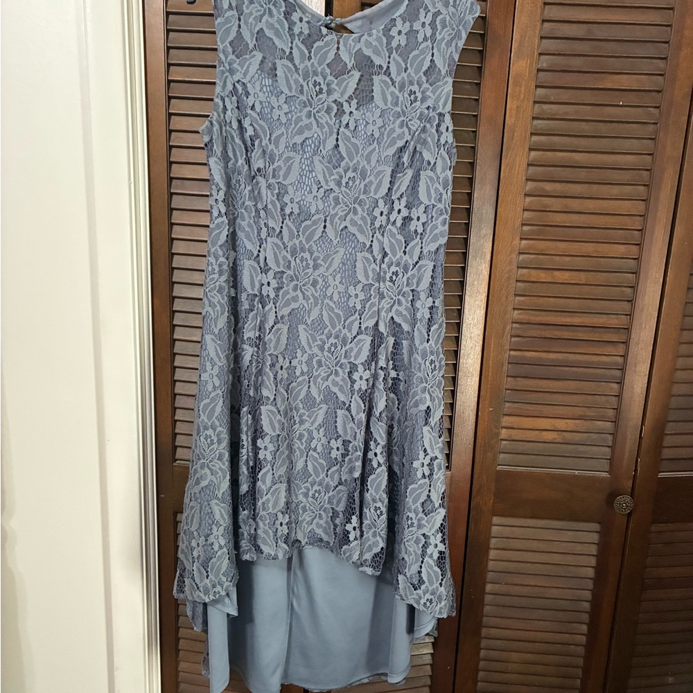 Elegant Lace Sleeveless Dress in Blue